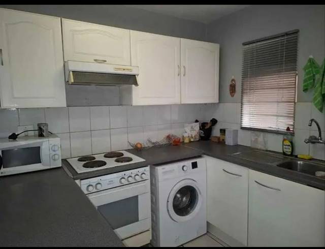 1 BEDROOM TOWNHOUSE FOR SALE IN BRACKENDOWNS